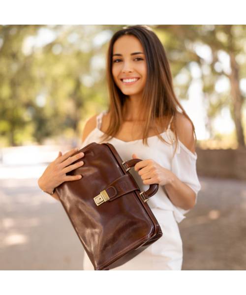 leather doctor bag